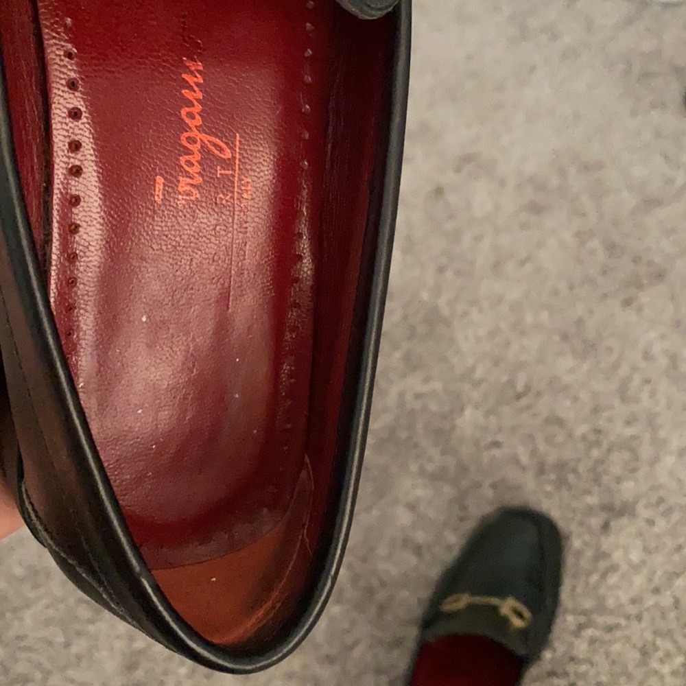 Authentic Ferragamo shoes - Picture 5 of 7